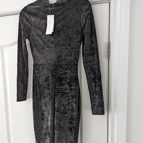 (new with tag) beautiful black velvet dress from French Connection, size 2 - Picture 5 of 8